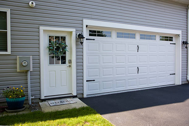 24/7 Emergency Garage Door Panel Replacement experts in Somers, WI